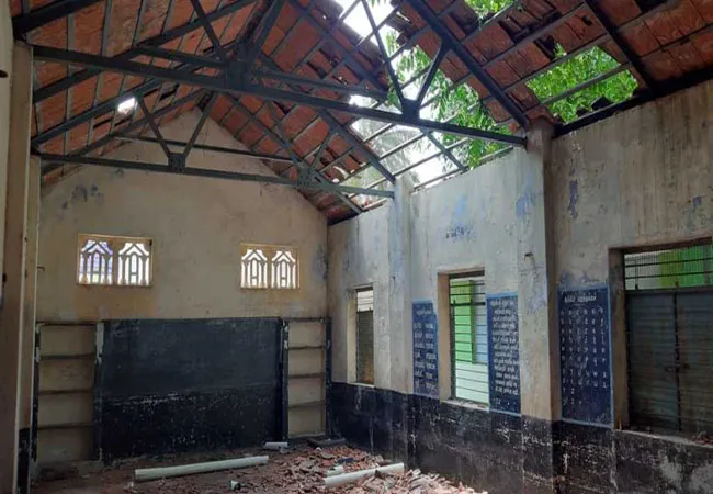 Broken tiles that fall into the classroom vellore peoples request in govt